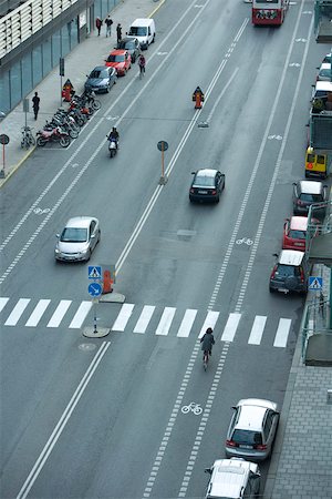 pedestrian - Rue urbaine de Suède, Stockholm, avec feux Photographie de stock - Premium Libres de Droits, Code: 633-02691303