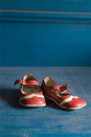 Chaussures de l'enfant Photographie de stock - Premium Libres de Droits, Code: 633-03444610