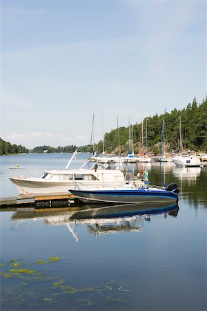 Bateaux à quai dans la marina du lac Photographie de stock - Premium Libres de Droits, Code: 633-03444870