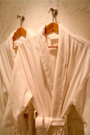 simsearch:644-01436744,k - Two hanging bathrobes Foto de stock - Sin royalties Premium, Código: 644-01436605