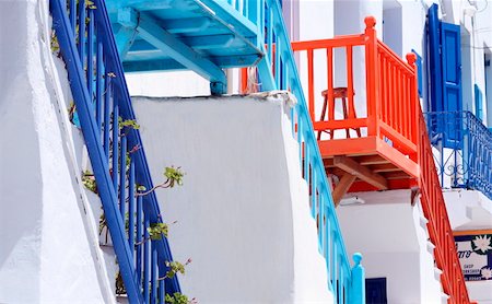 simsearch:400-08371615,k - Colorful island balconies Fotografie stock - Premium Royalty-Free, Codice: 644-01437848