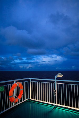 Ferry boat deck, Ancona-Patras Foto de stock - Sin royalties Premium, Código: 644-01437999