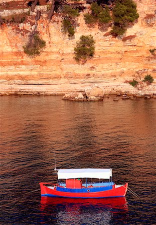 Fishing boat in the sea, Alonisos Greece Foto de stock - Sin royalties Premium, Código: 644-01438028