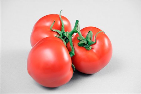 simsearch:644-01630678,k - Tomates sur la vigne Photographie de stock - Premium Libres de Droits, Code: 644-01630734