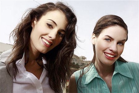 simsearch:644-01631409,k - Two women smiling Stock Photo - Premium Royalty-Free, Code: 644-01631367