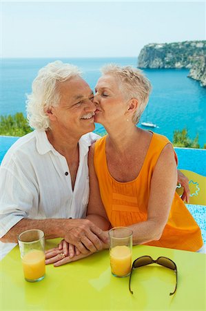 simsearch:649-06432707,k - Older couple having drinks outdoors Stock Photo - Premium Royalty-Free, Code: 649-05521390