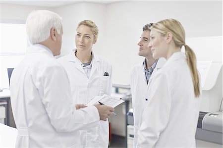 research talk - Scientists working in pathology lab Stock Photo - Premium Royalty-Free, Code: 649-05648614