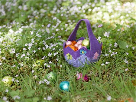 easter basket not people - Basket of Easter eggs in grass Stock Photo - Premium Royalty-Free, Code: 649-05656806