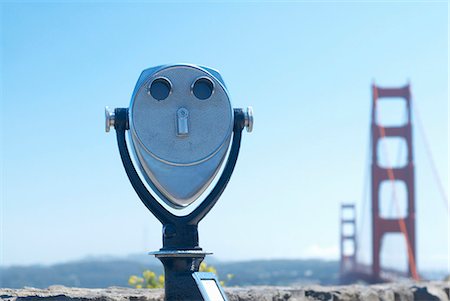 excursion turistica - Telescope overlooking Golden Gate Bridge Foto de stock - Sin royalties Premium, Código: 649-05658133