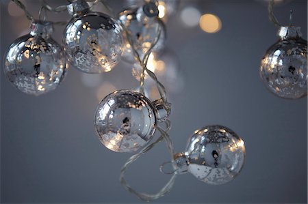 Close up of string of fairy lights Foto de stock - Sin royalties Premium, Código: 649-05801479