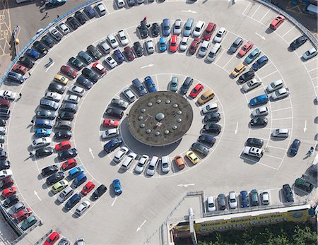 Aerial view of circular parking lot Foto de stock - Sin royalties Premium, Código: 649-05801675