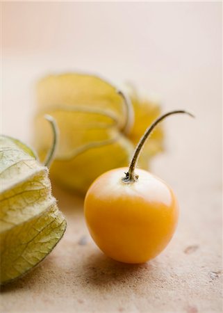 shell (food) - Close up of cherry tomato Stock Photo - Premium Royalty-Free, Code: 649-05801717