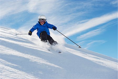 simsearch:649-07118132,k - Junge auf verschneiten Bergen Skifahren Stockbilder - Premium RF Lizenzfrei, Bildnummer: 649-05819590