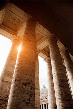 saint peters square vatican city rome - Low angle view of Roman columns Stock Photo - Premium Royalty-Free, Code: 649-05821266