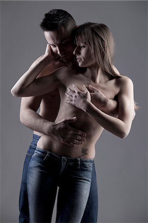 sensual jean - Nude couple hugging Foto de stock - Sin royalties Premium, Código: 649-05821554