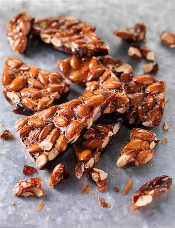 Close up of almond brittle candy Stock Photo - Premium Royalty-Free, Code: 649-05950404
