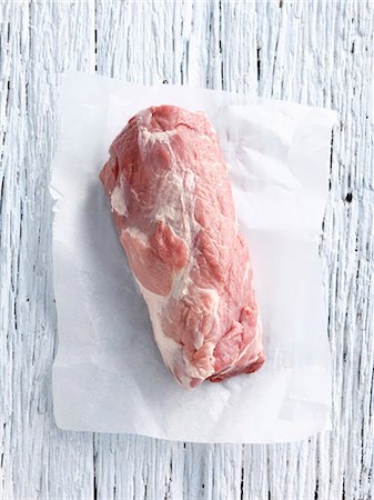 papier sulfurisé - Gros plan de longe de porc sur papier de boucher Photographie de stock - Premium Libres de Droits, Code: 649-06000470