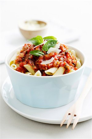 Bowl of pasta and meat sauce Stock Photo - Premium Royalty-Free, Code: 649-06000510
