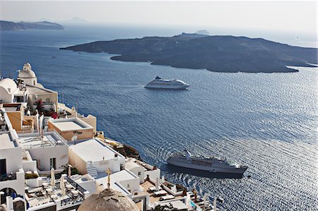 santorini - Aerial view of cruise ships on coast Foto de stock - Sin royalties Premium, Código: 649-06001735