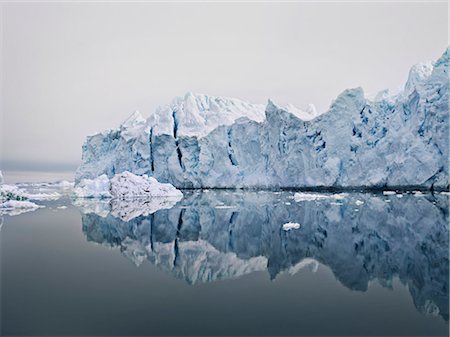 Glacier reflected in still lake Stock Photo - Premium Royalty-Free, Code: 649-06001756