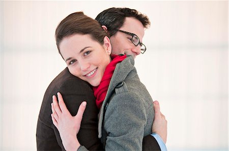 recortable - Smiling couple hugging Foto de stock - Sin royalties Premium, Código: 649-06001913