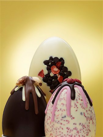 Close up of ornate chocolate eggs Fotografie stock - Premium Royalty-Free, Codice: 649-06040889