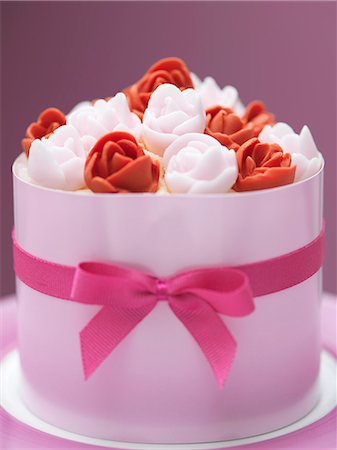 Close up of decorated cake Stock Photo - Premium Royalty-Free, Code: 649-06040911