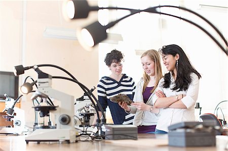 education asian - Students working in geology lab Stock Photo - Premium Royalty-Free, Code: 649-06041389
