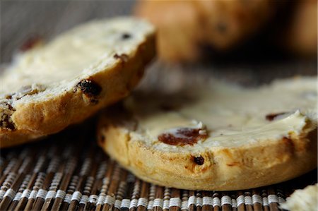 scone - Gros plan de scone en tranches Photographie de stock - Premium Libres de Droits, Code: 649-06112843