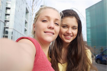 simsearch:649-06113019,k - Girls taking picture of themselves Stock Photo - Premium Royalty-Free, Code: 649-06113015