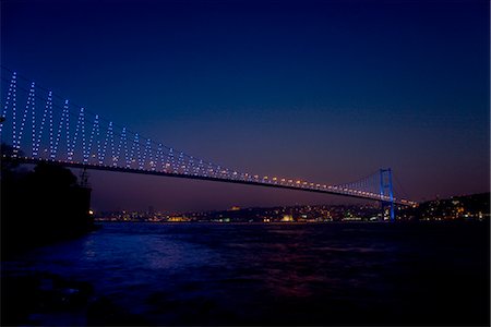 puentes naturales - Bosphorus Bridge, Istanbul, Turkey Foto de stock - Sin royalties Premium, Código: 649-06113028