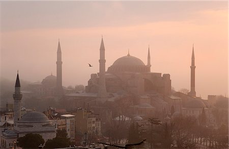 Aya Sofya at dawn, Istanbul, Turkey Stock Photo - Premium Royalty-Free, Code: 649-06113031