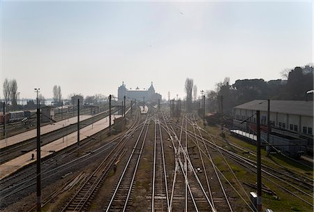 schienenstrang - Luftbild von Zug verfolgt in Hof Stockbilder - Premium RF Lizenzfrei, Bildnummer: 649-06113049