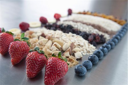 Fruit and hand made granola/muesli Stock Photo - Premium Royalty-Free, Code: 649-06113182