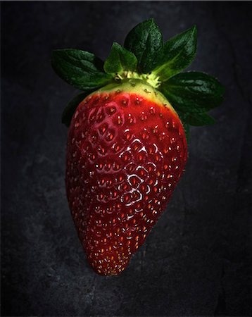 single item - Close up of strawberry Stock Photo - Premium Royalty-Free, Code: 649-06165100