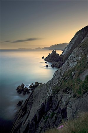 slea head - Waves washing up on rocky coastal cliffs Foto de stock - Sin royalties Premium, Código: 649-06305381