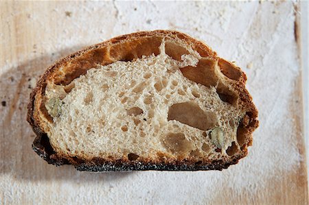 Close up of sliced loaf of bread Stock Photo - Premium Royalty-Free, Code: 649-06352600