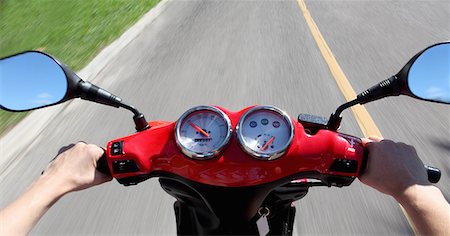 speed travel - Gauges and mirrors on scooter Stock Photo - Premium Royalty-Free, Code: 649-06352699