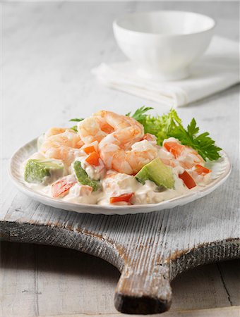 simsearch:649-06352937,k - Plate of prawns and avocado Stock Photo - Premium Royalty-Free, Code: 649-06352871