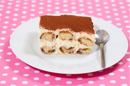 Plate of tiramisu cake Stock Photo - Premium Royalty-Free, Code: 649-06400748