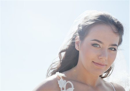 Lächelnde Frau, im freien stehend Stockbilder - Premium RF Lizenzfrei, Bildnummer: 649-06432537