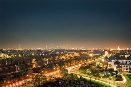 frankfurt (main) central station - Aerial view of streetlights in city Stock Photo - Premium Royalty-Free, Code: 649-06433204