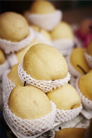 poire - Mango à vendre au marché Photographie de stock - Premium Libres de Droits, Code: 649-06433241