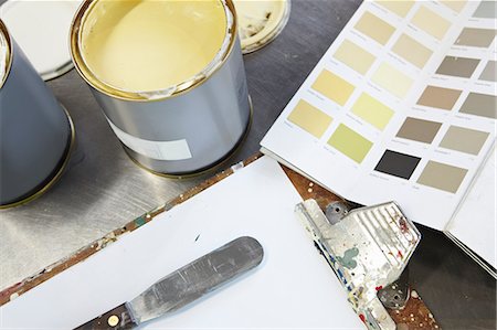 paint swatch - Paint can, swatches and pallet knife Foto de stock - Sin royalties Premium, Código: 649-06433377