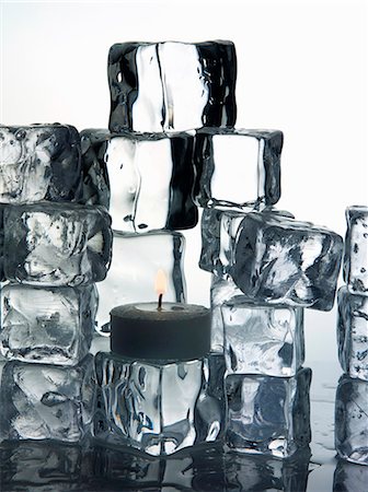 excellence idea - Stacks of ice cubes and candle Stock Photo - Premium Royalty-Free, Code: 649-06433640