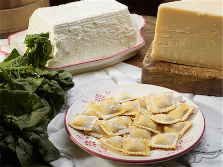 quality dairy - Fresh pasta with cheese and spinach Stock Photo - Premium Royalty-Free, Code: 649-06433651