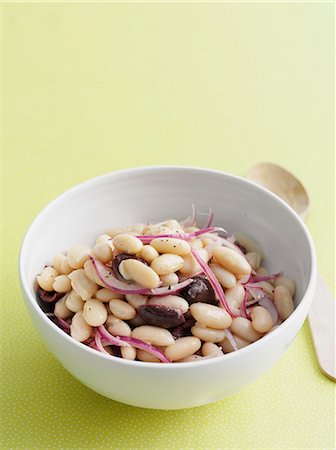 spanish onion - Bowl of beans salad with olives Stock Photo - Premium Royalty-Free, Code: 649-06488852