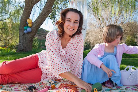 Mother and daughter having picnic Stock Photo - Premium Royalty-Free, Code: 649-06489022