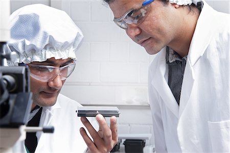 engineer and scientist - Scientists working in lab Foto de stock - Sin royalties Premium, Código: 649-06490063