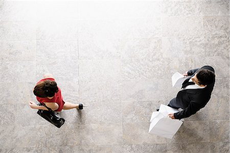 Overhead view of business people walking Foto de stock - Sin royalties Premium, Código: 649-06532602